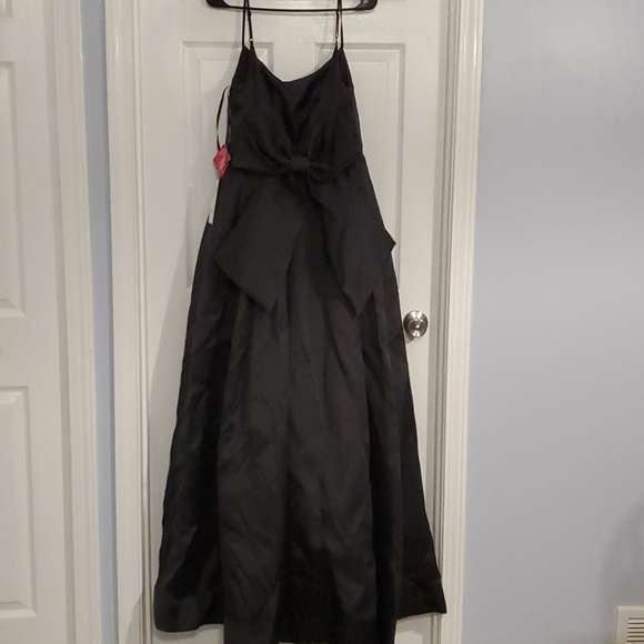 Full length black prom dress - Picture 3 of 6